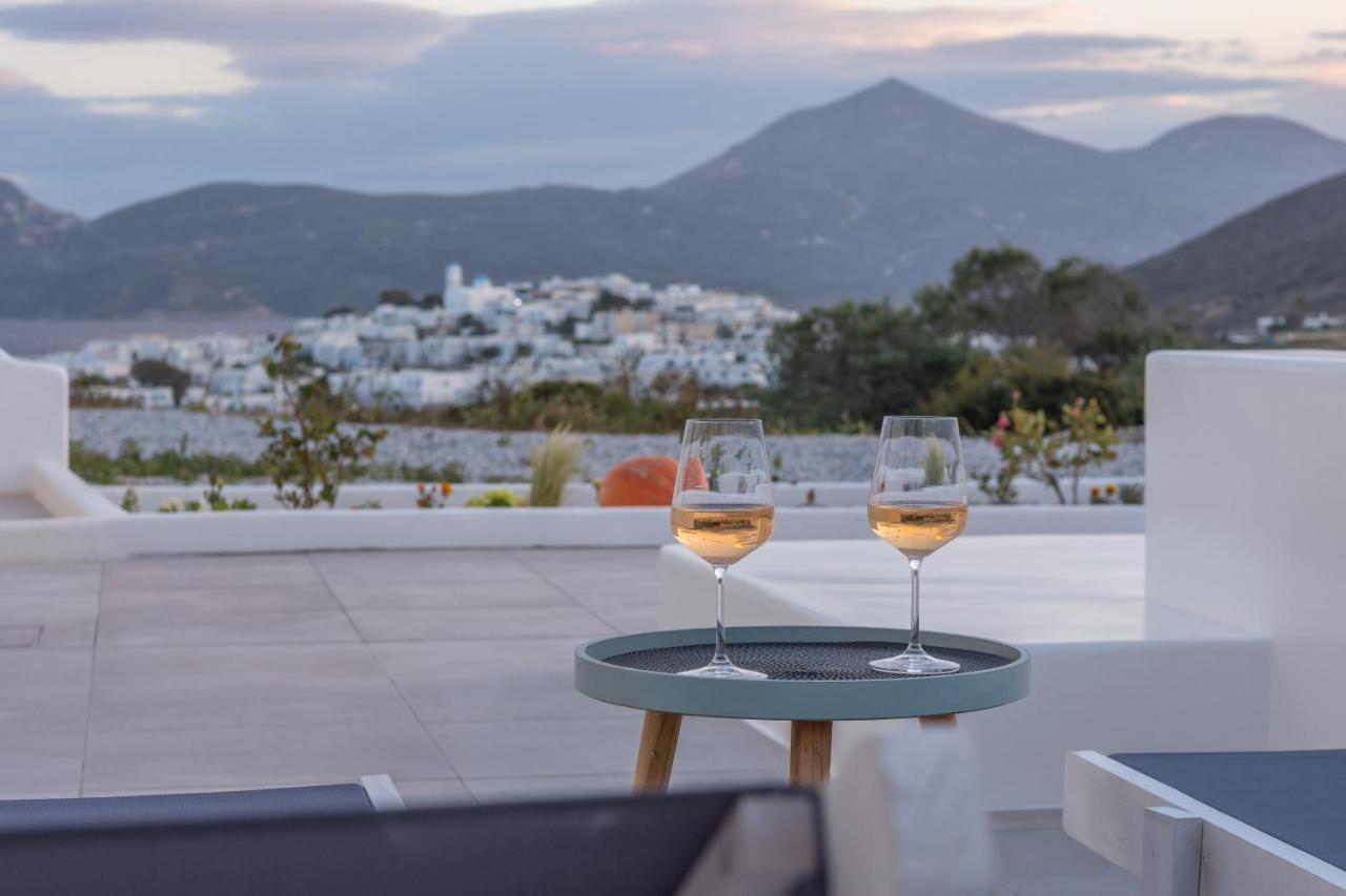 Kapetan Giannis Suite Αδάμας Εξωτερικό φωτογραφία