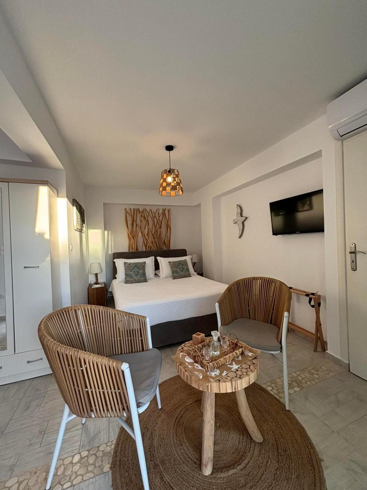 Kapetan Giannis Suite Αδάμας Εξωτερικό φωτογραφία