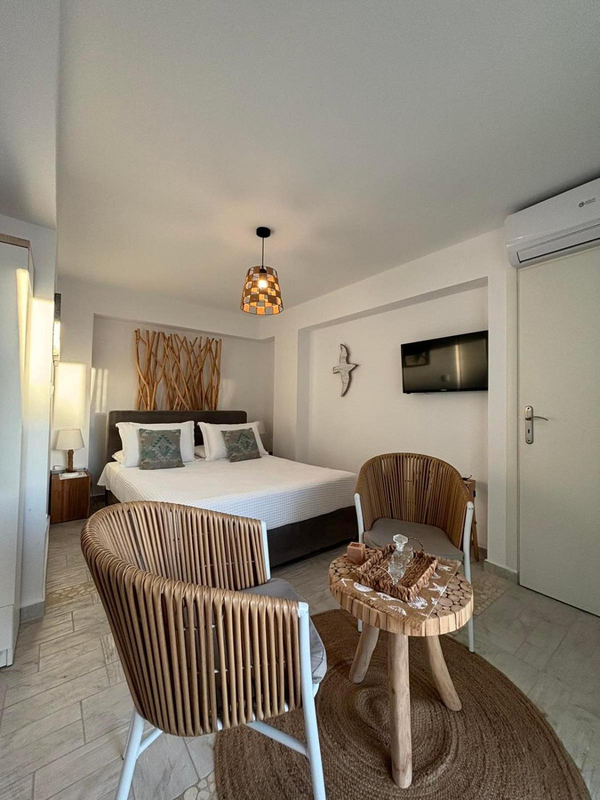 Kapetan Giannis Suite Αδάμας Εξωτερικό φωτογραφία